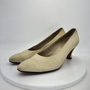 Salvatore Ferragamo Classic Pump Women Size 8 Medium Heel Shoes Cream Beige